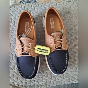 Skechers Womens Blue and Tan Boat Shoes NWT 8.5 Wide Fit